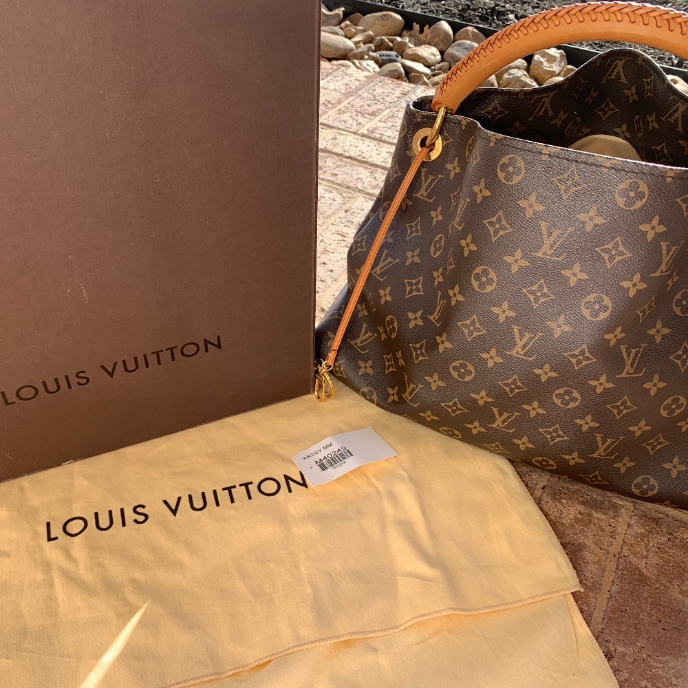 Artsy MM Louis Vuitton